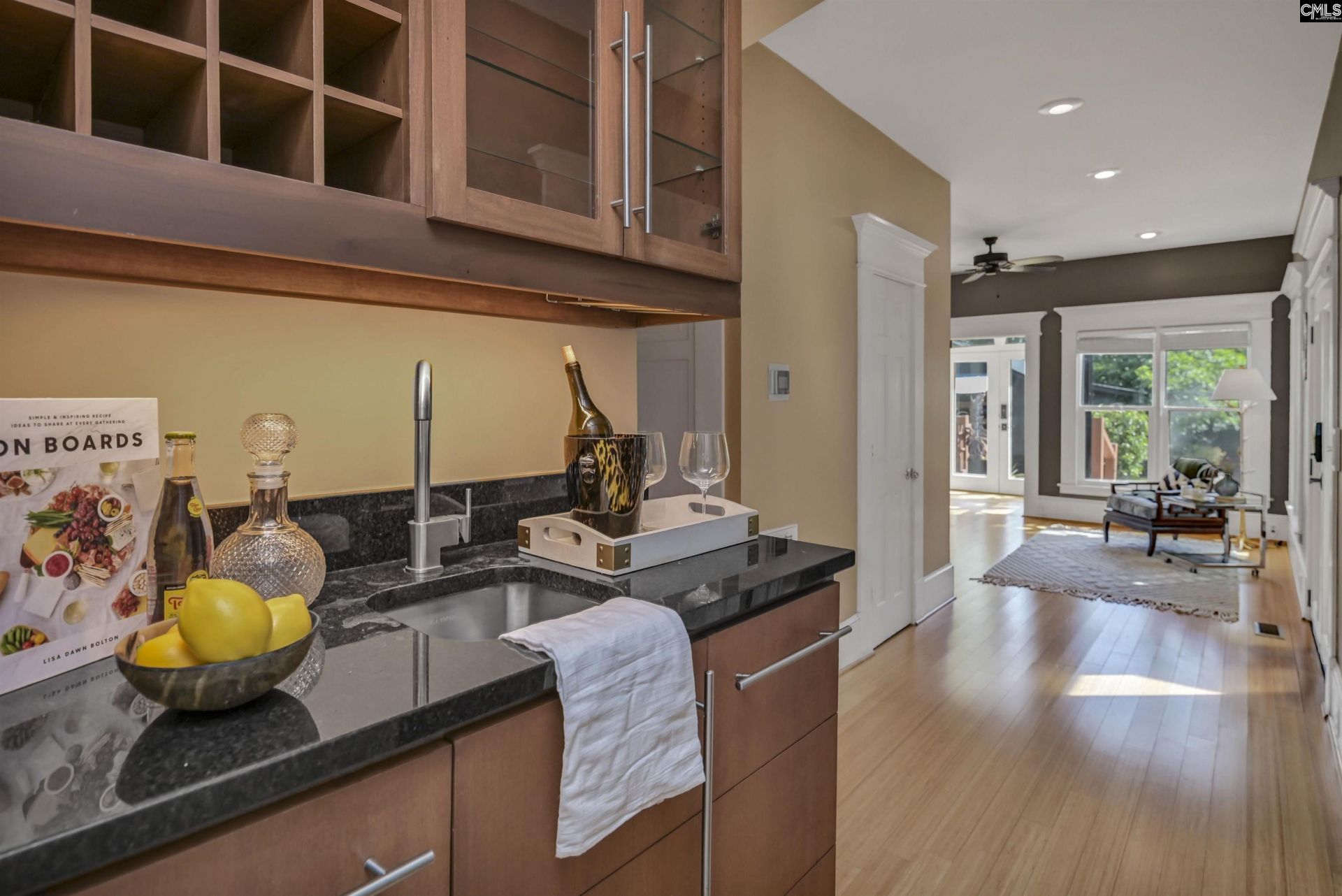 112 S Saluda Avenue  Photo 17