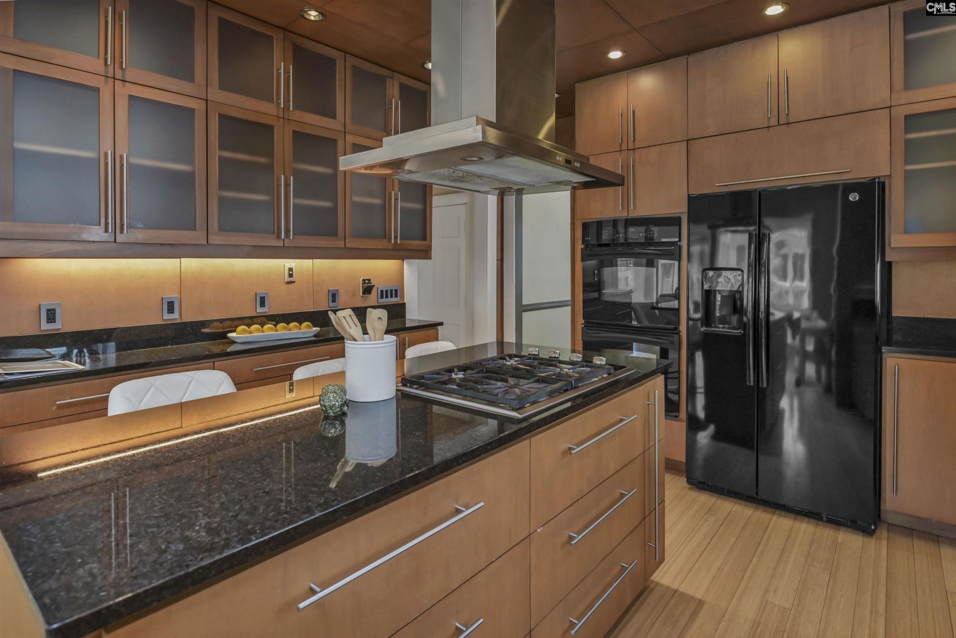 112 S Saluda Avenue  Photo 23