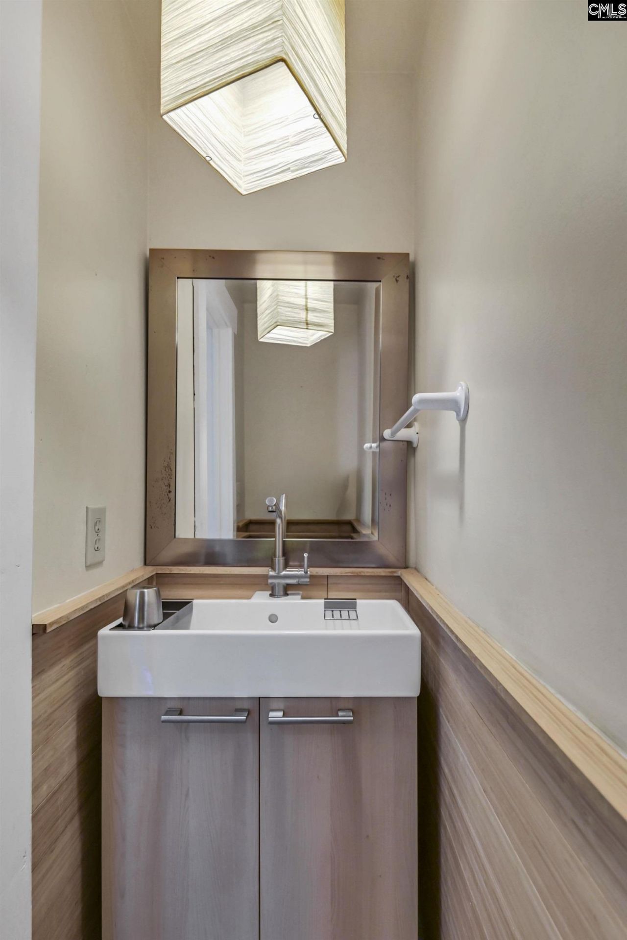 112 S Saluda Avenue  Photo 32