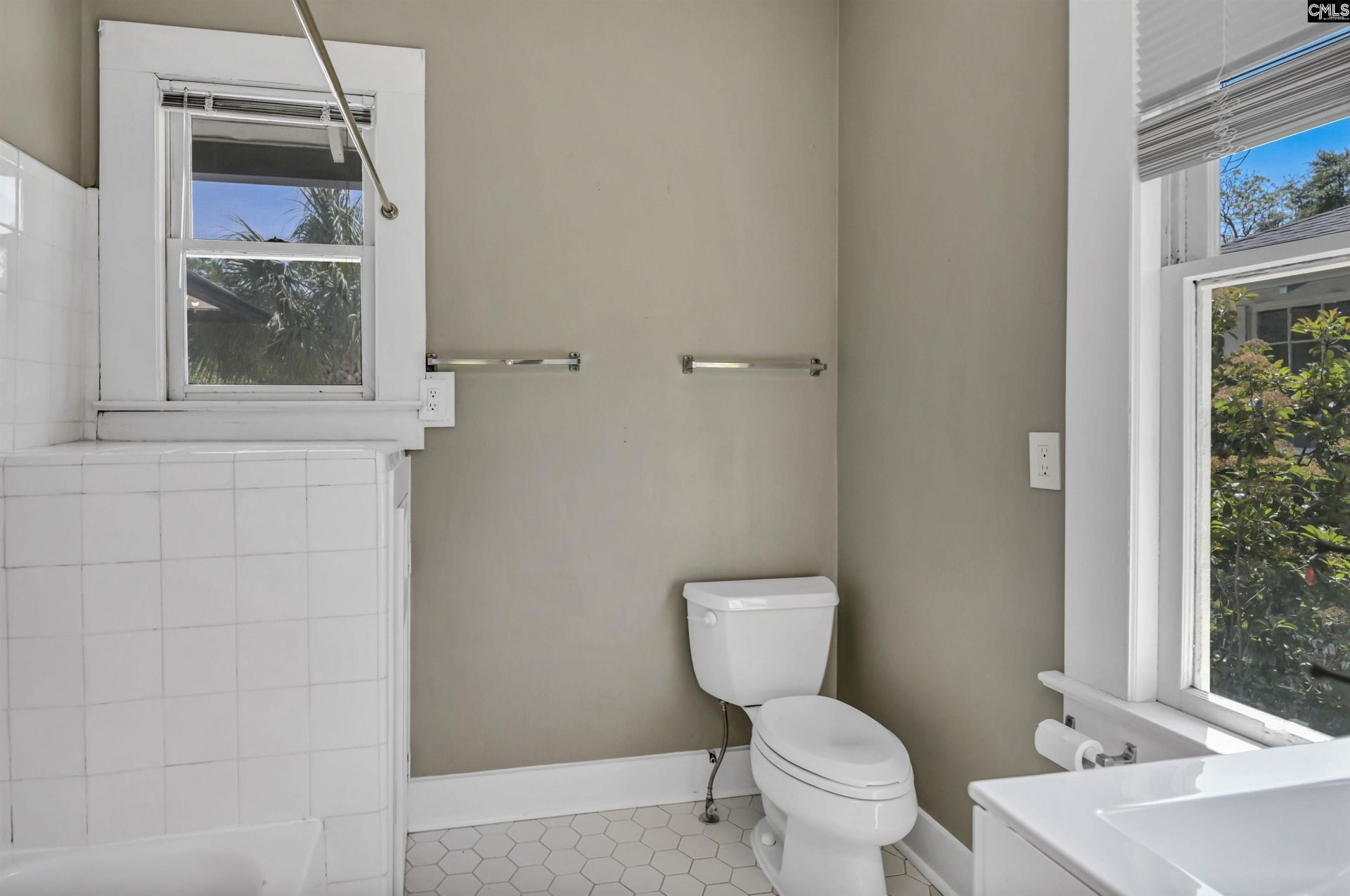 112 S Saluda Avenue  Photo 46