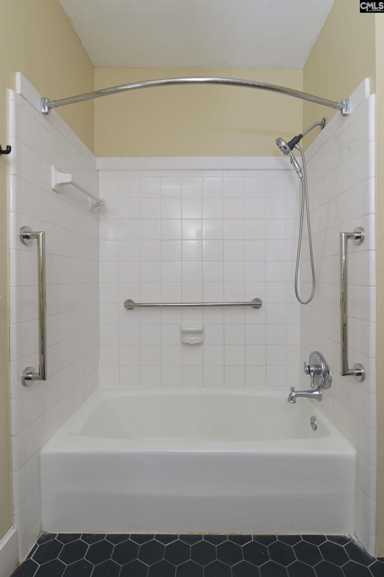 112 S Saluda Avenue  Photo 49