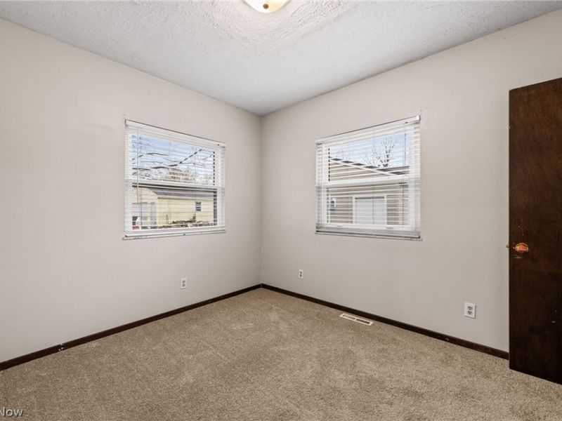 5686 Anna Court, Mentor on the Lake, OH 44060 Photo 12