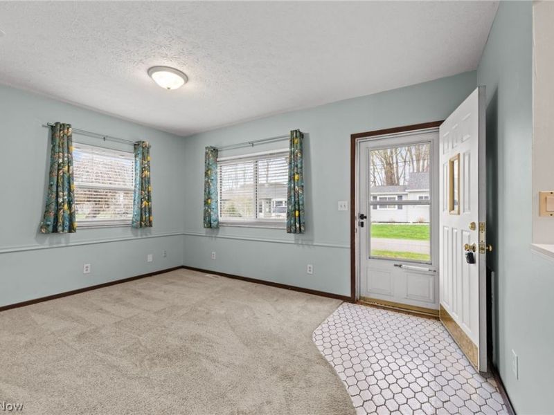 5686 Anna Court, Mentor on the Lake, OH 44060 Photo 7