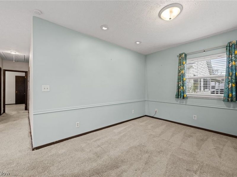 5686 Anna Court, Mentor on the Lake, OH 44060 Photo 8