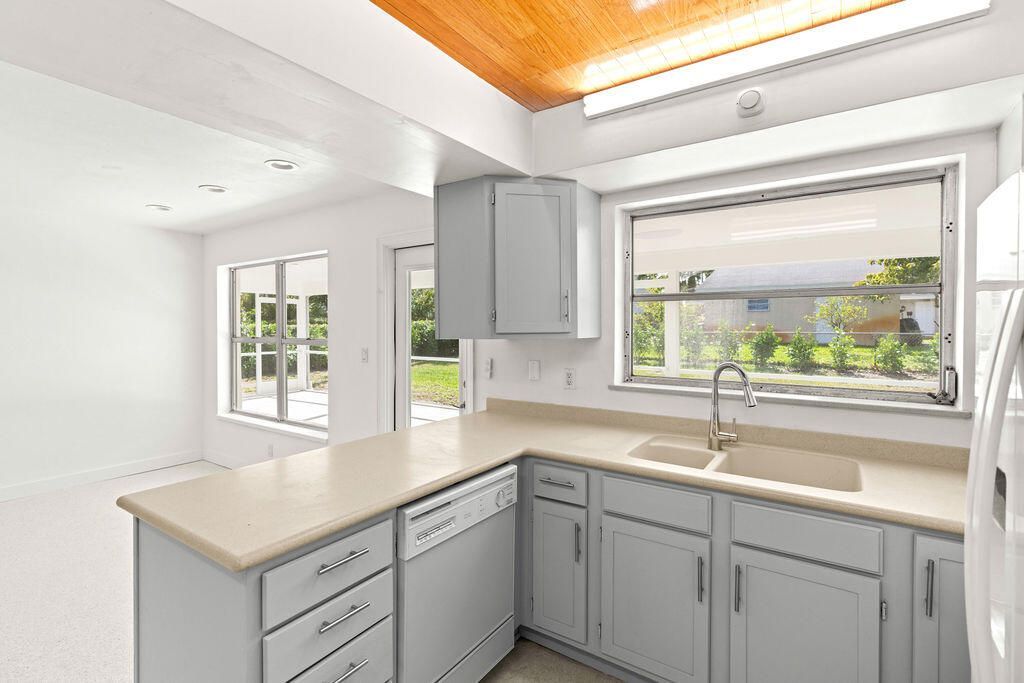 817 Westwind Drive, North Palm Beach, FL 33408 Photo