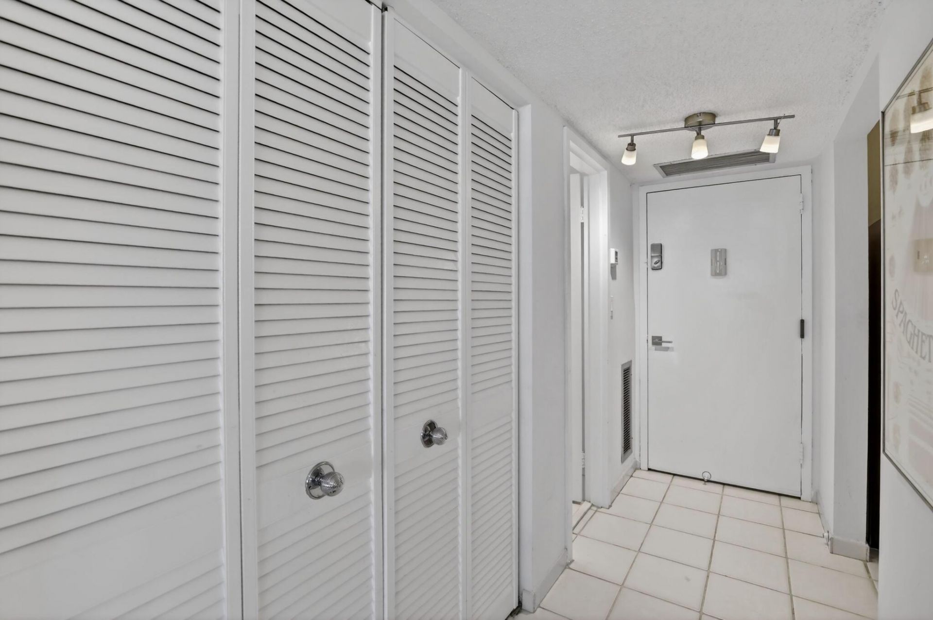 1160 N Federal Highway, Unit 517, Fort Lauderdale, FL 33304 Photo