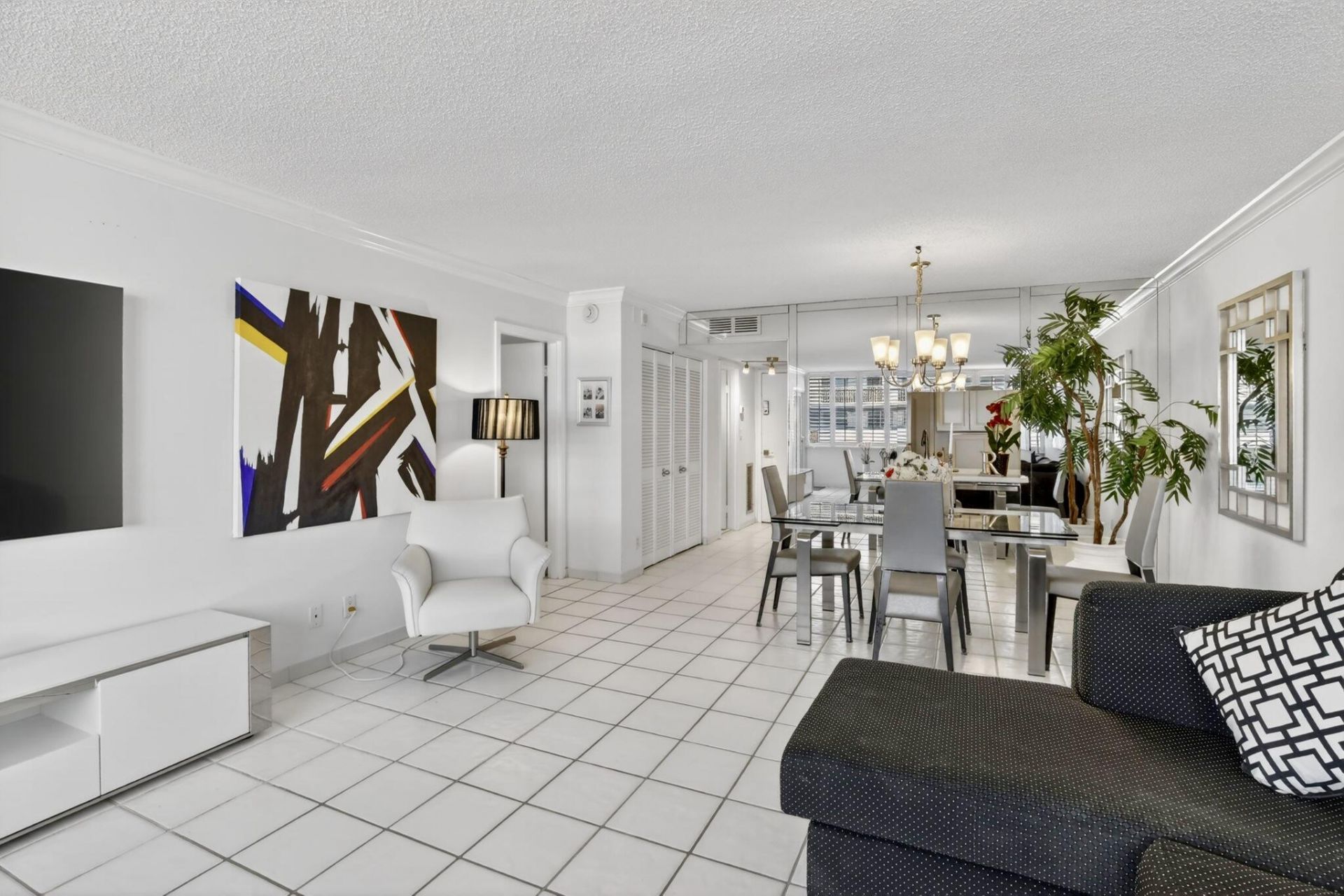 1160 N Federal Highway, Unit 517, Fort Lauderdale, FL 33304 Photo