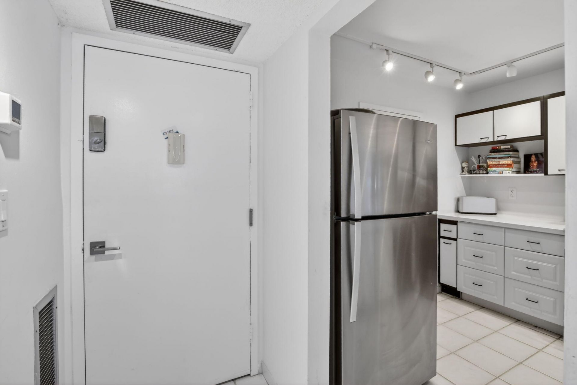 1160 N Federal Highway, Unit 517, Fort Lauderdale, FL 33304 Photo