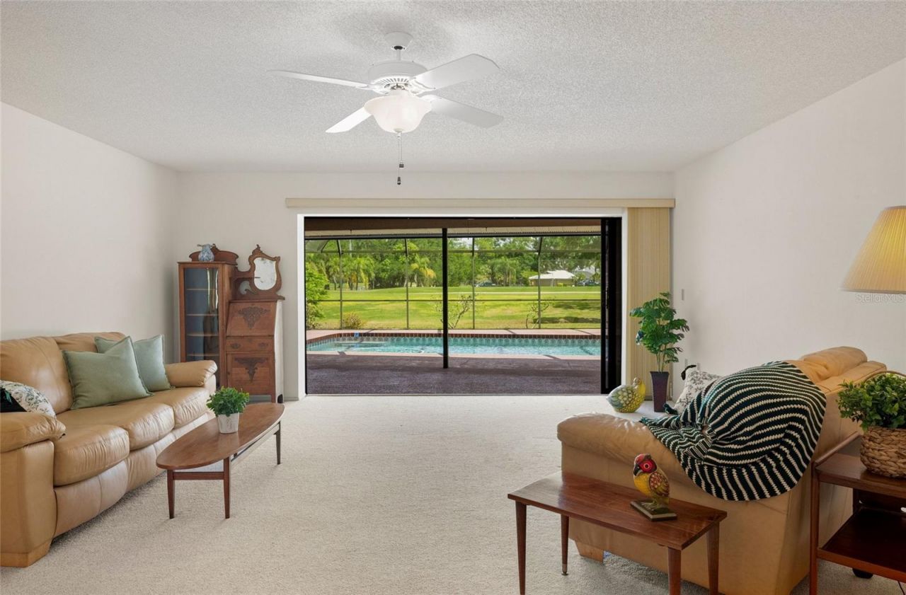 4806 W Country Club Drive, Sarasota, FL 34243 Photo