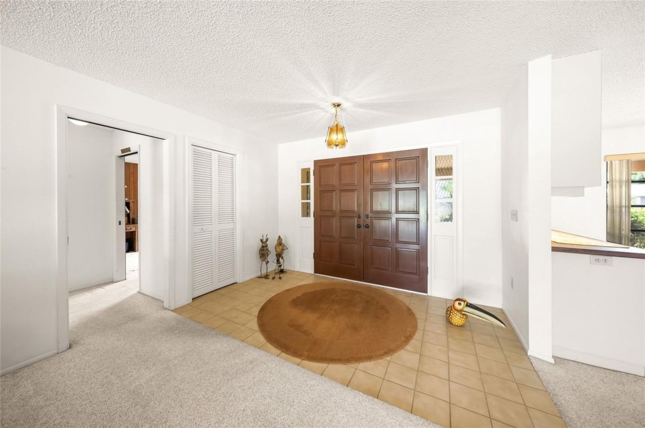 4806 W Country Club Drive, Sarasota, FL 34243 Photo