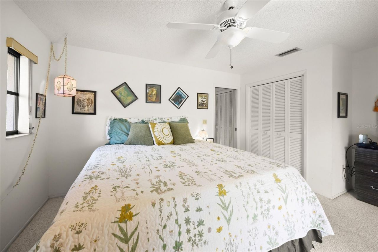 4806 W Country Club Drive, Sarasota, FL 34243 Photo