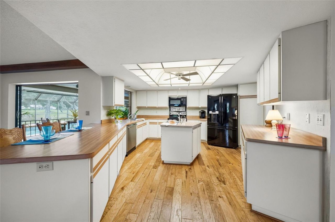 4806 W Country Club Drive, Sarasota, FL 34243 Photo