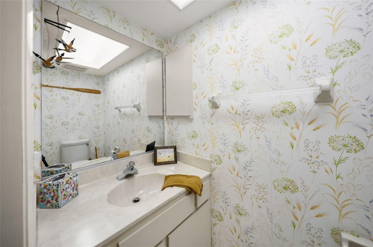 4806 W Country Club Drive, Sarasota, FL 34243 Photo