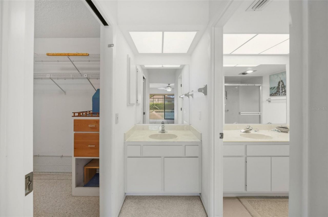 4806 W Country Club Drive, Sarasota, FL 34243 Photo