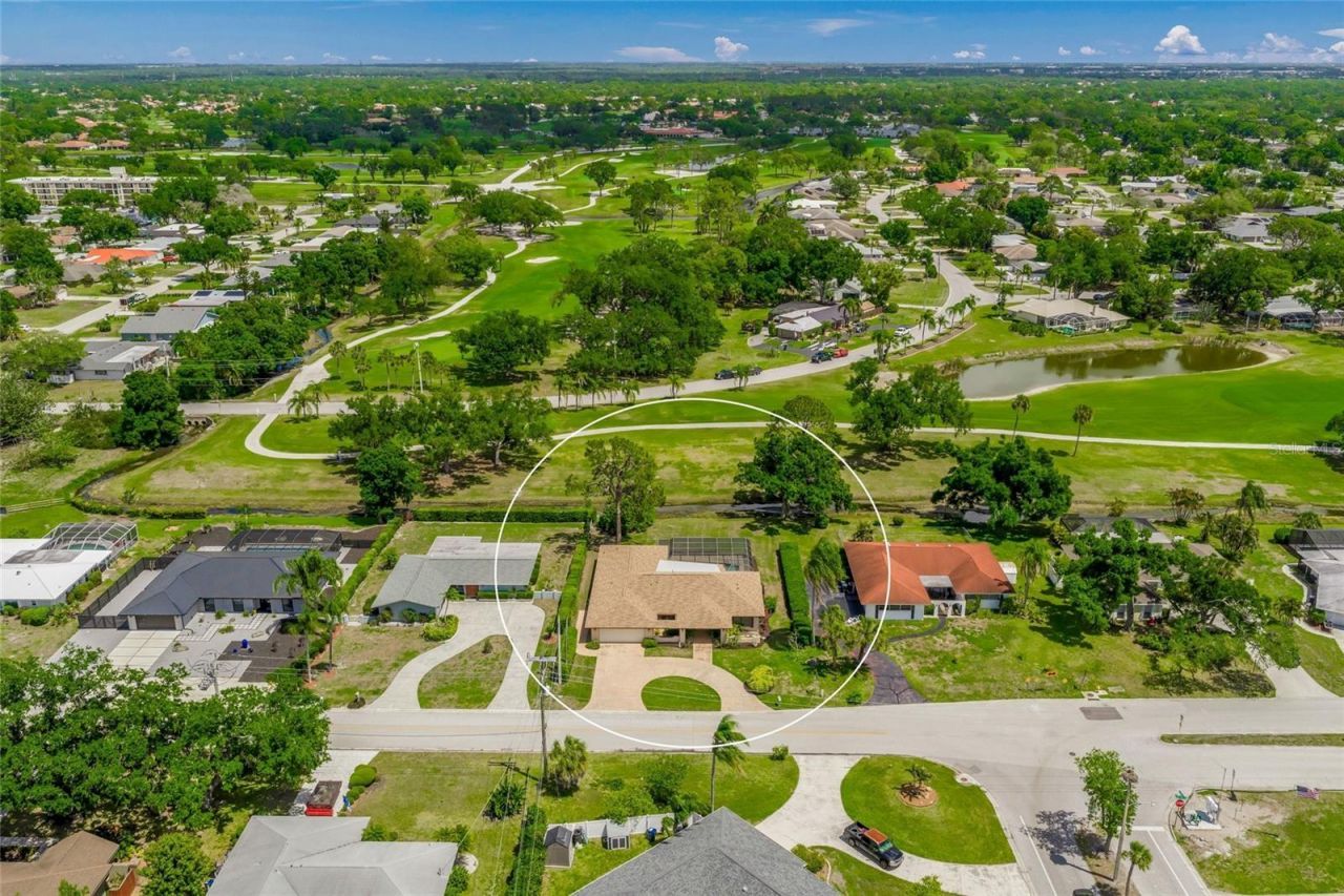 4806 W Country Club Drive, Sarasota, FL 34243 Photo