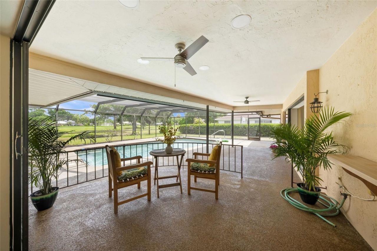 4806 W Country Club Drive, Sarasota, FL 34243 Photo