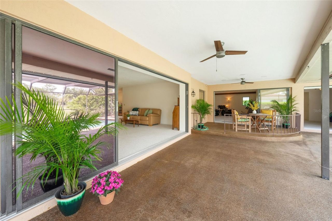 4806 W Country Club Drive, Sarasota, FL 34243 Photo
