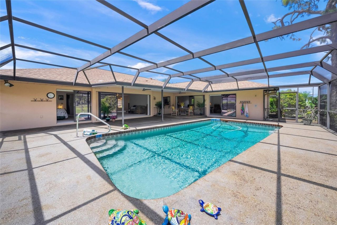 4806 W Country Club Drive, Sarasota, FL 34243 Photo