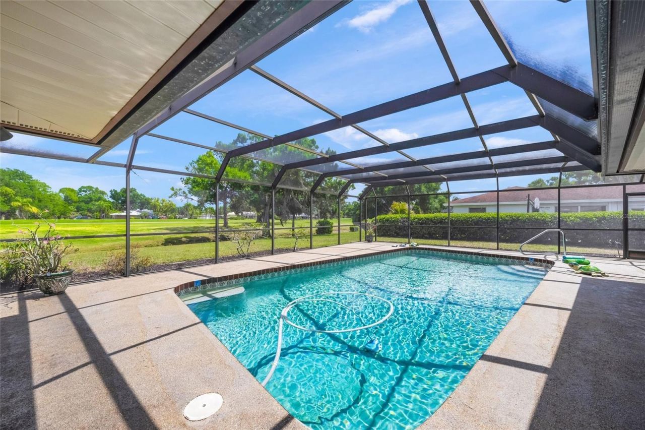4806 W Country Club Drive, Sarasota, FL 34243 Photo