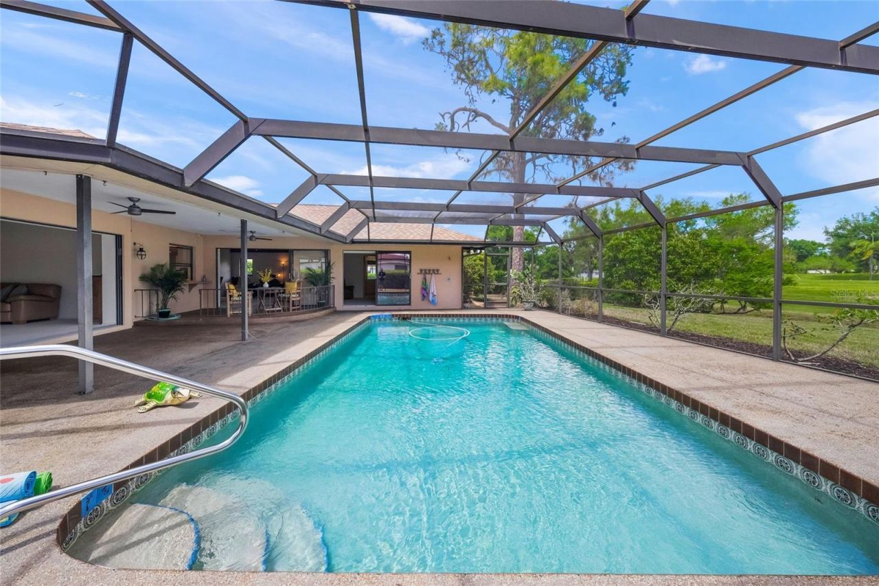 4806 W Country Club Drive, Sarasota, FL 34243 Photo