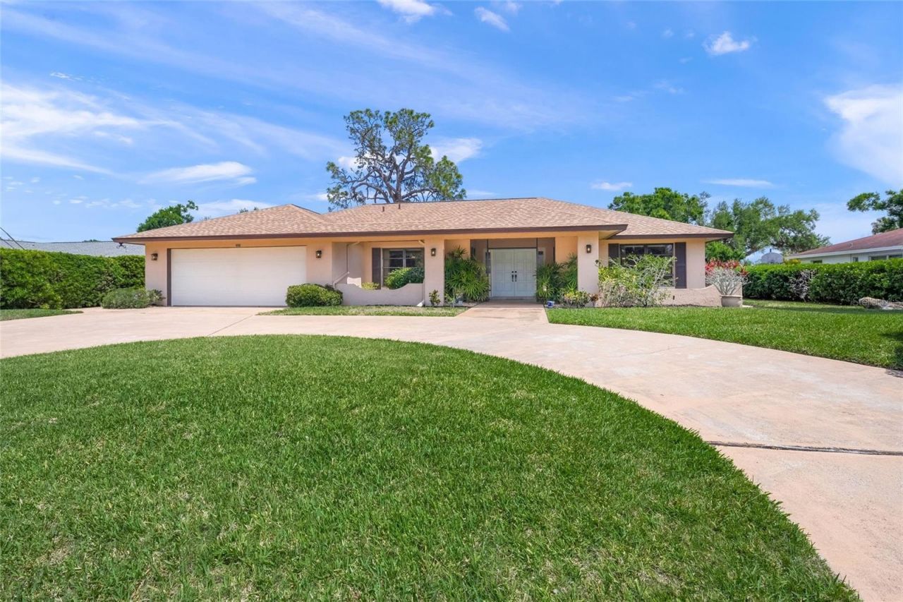 4806 W Country Club Drive, Sarasota, FL 34243 Photo