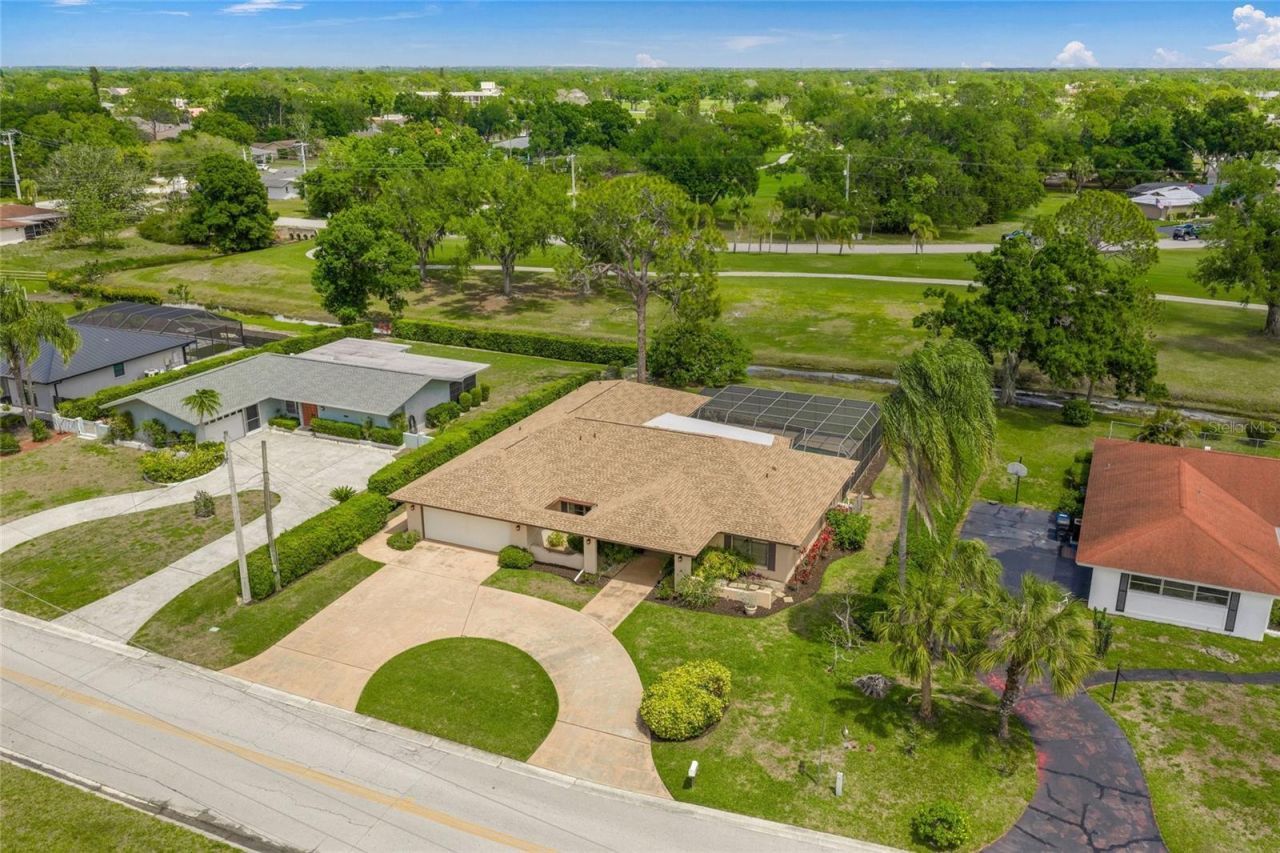4806 W Country Club Drive, Sarasota, FL 34243 Photo