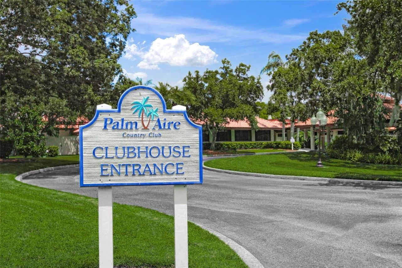 4806 W Country Club Drive, Sarasota, FL 34243 Photo