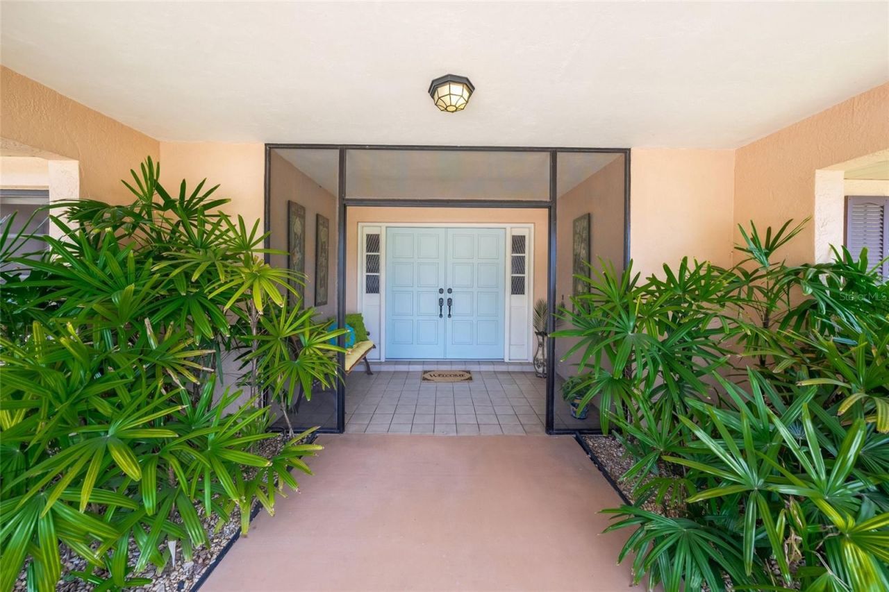 4806 W Country Club Drive, Sarasota, FL 34243 Photo