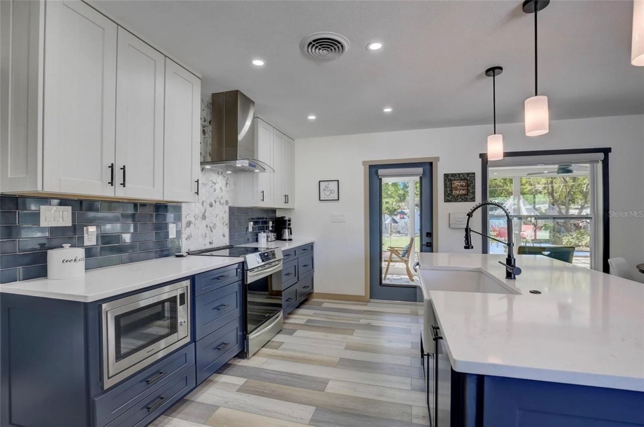 5428 7th Avenue N, Saint Petersburg, FL 33710 Photo