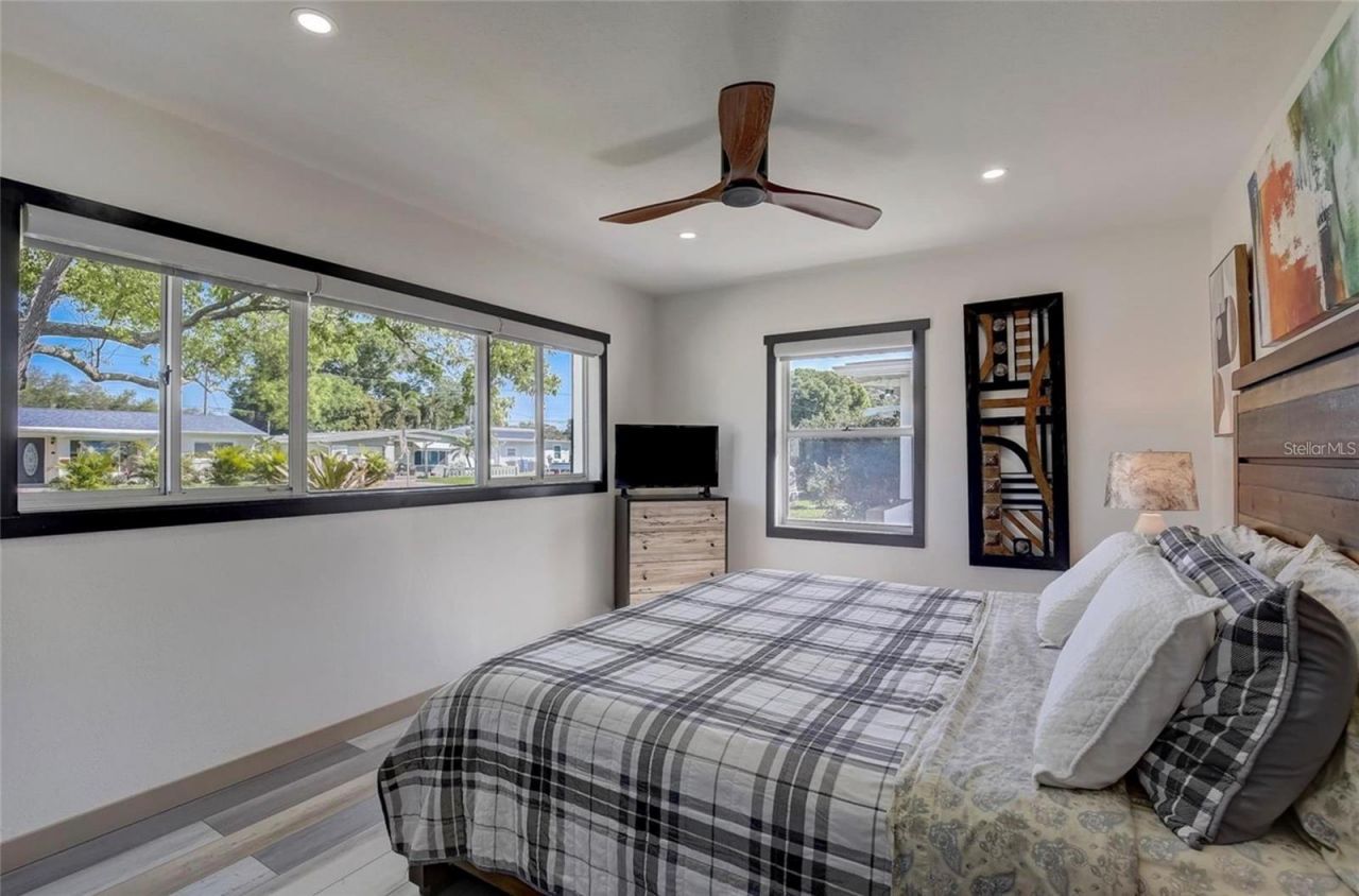 5428 7th Avenue N, Saint Petersburg, FL 33710 Photo