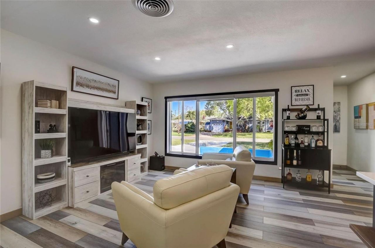 5428 7th Avenue N, Saint Petersburg, FL 33710 Photo