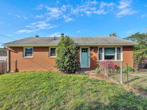 10640 Stewartsville RD, Vinton, VA 24179