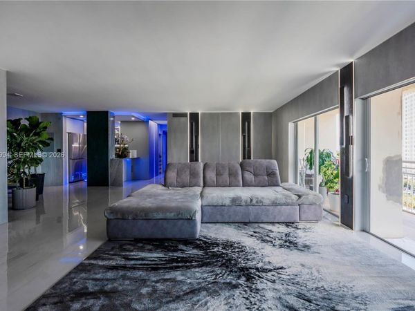 400 SE Kings Point Dr, Unit 822-23, Sunny Isles Beach, FL 33160