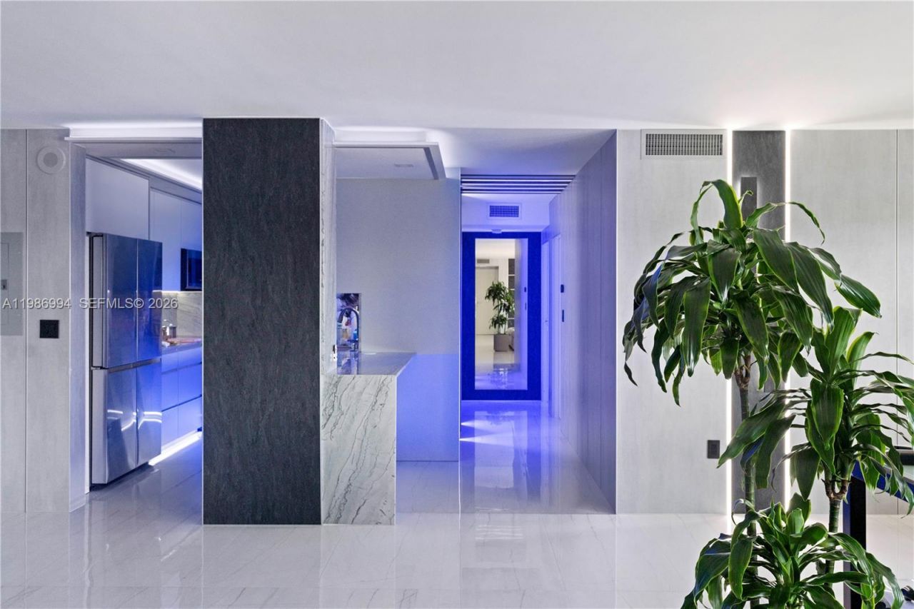 400 SE Kings Point Dr, Unit 822-23, Sunny Isles Beach, FL 33160 Photo