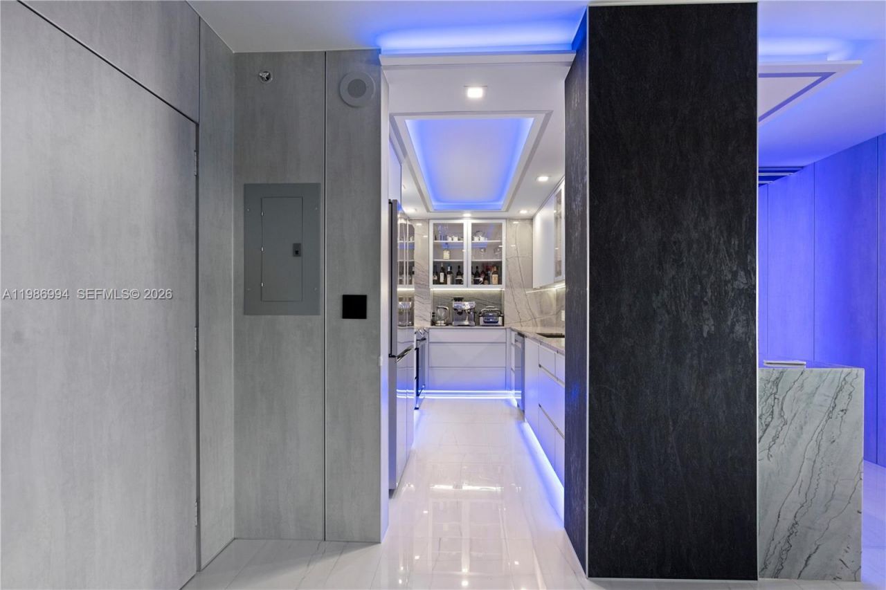 400 SE Kings Point Dr, Unit 822-23, Sunny Isles Beach, FL 33160 Photo