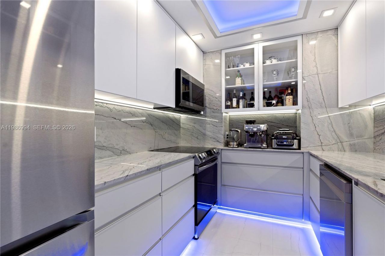 400 SE Kings Point Dr, Unit 822-23, Sunny Isles Beach, FL 33160 Photo