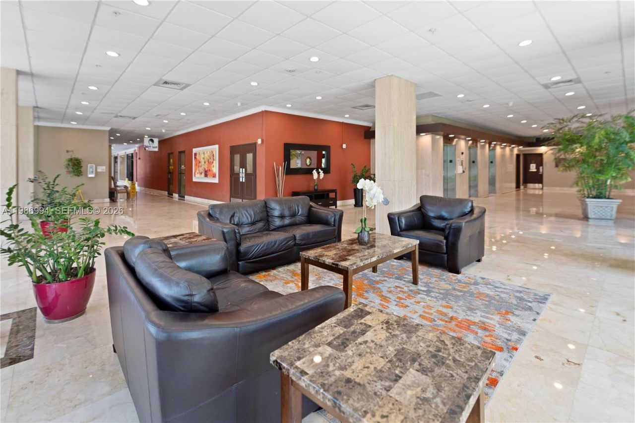 400 SE Kings Point Dr, Unit 822-23, Sunny Isles Beach, FL 33160 Photo