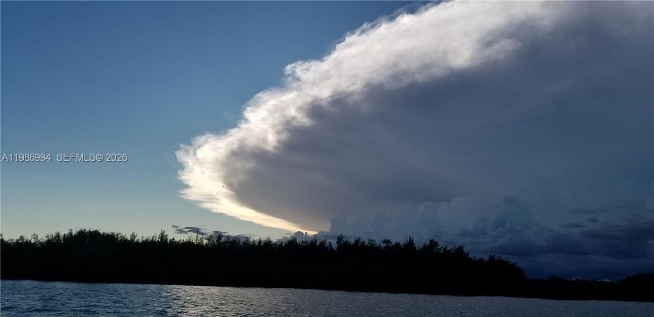 400 SE Kings Point Dr, Unit 822-23, Sunny Isles Beach, FL 33160 Photo