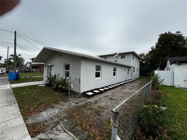 4429 SW 21st St , West Park, FL 33023