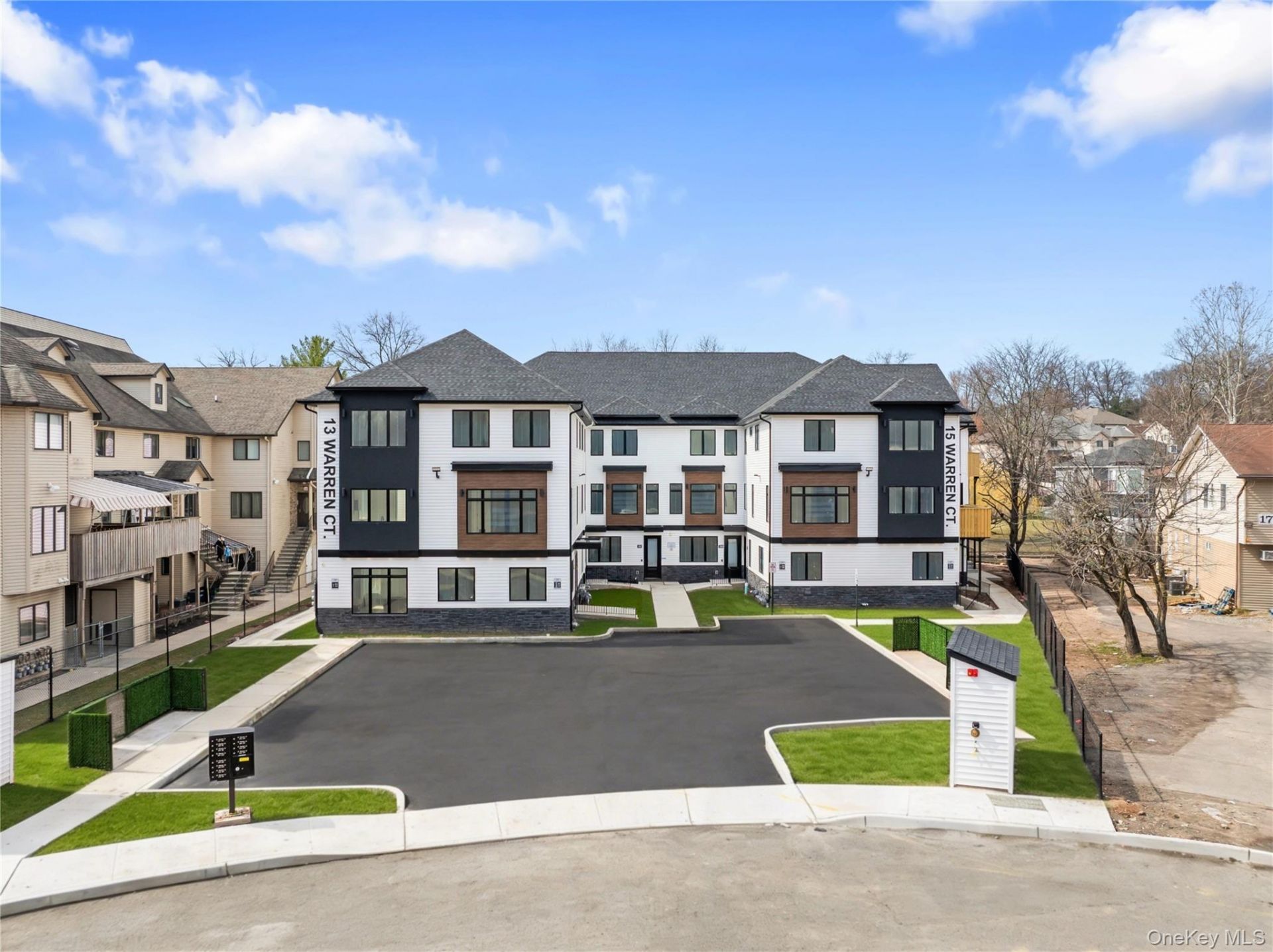 15 Warren Court, Unit 214, Monsey, NY 10952 Main Photo