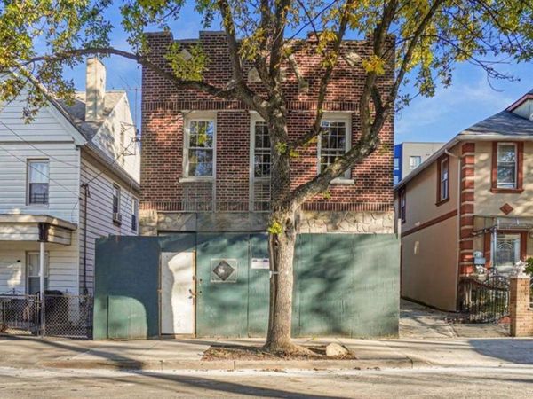 4518 Richardson Avenue, Bronx, NY 10470