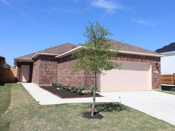 232 Michelle Drive, Grand Prairie, TX 75051