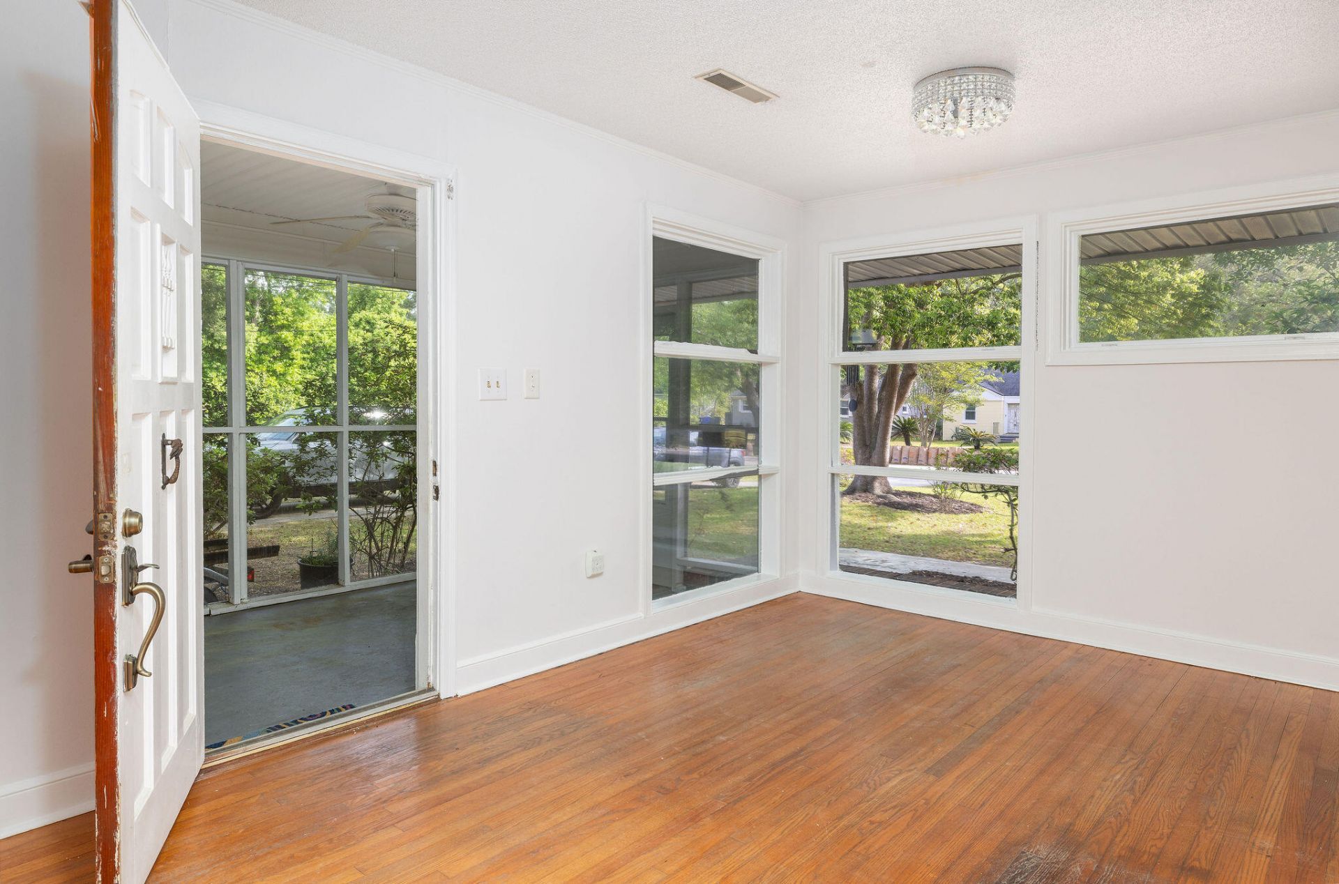 5229 Parkside Drive Photo 10