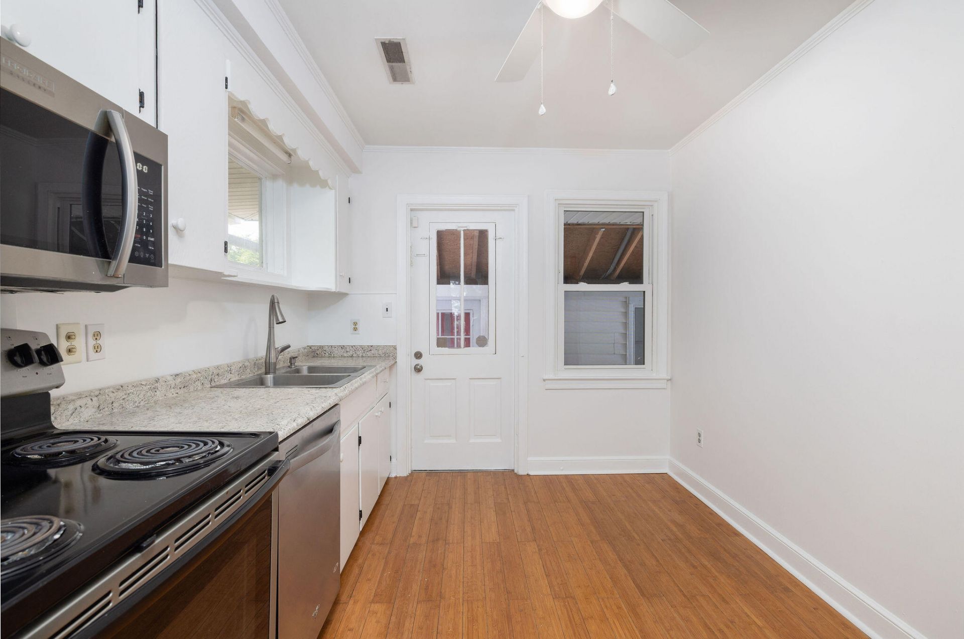 5229 Parkside Drive Photo 13