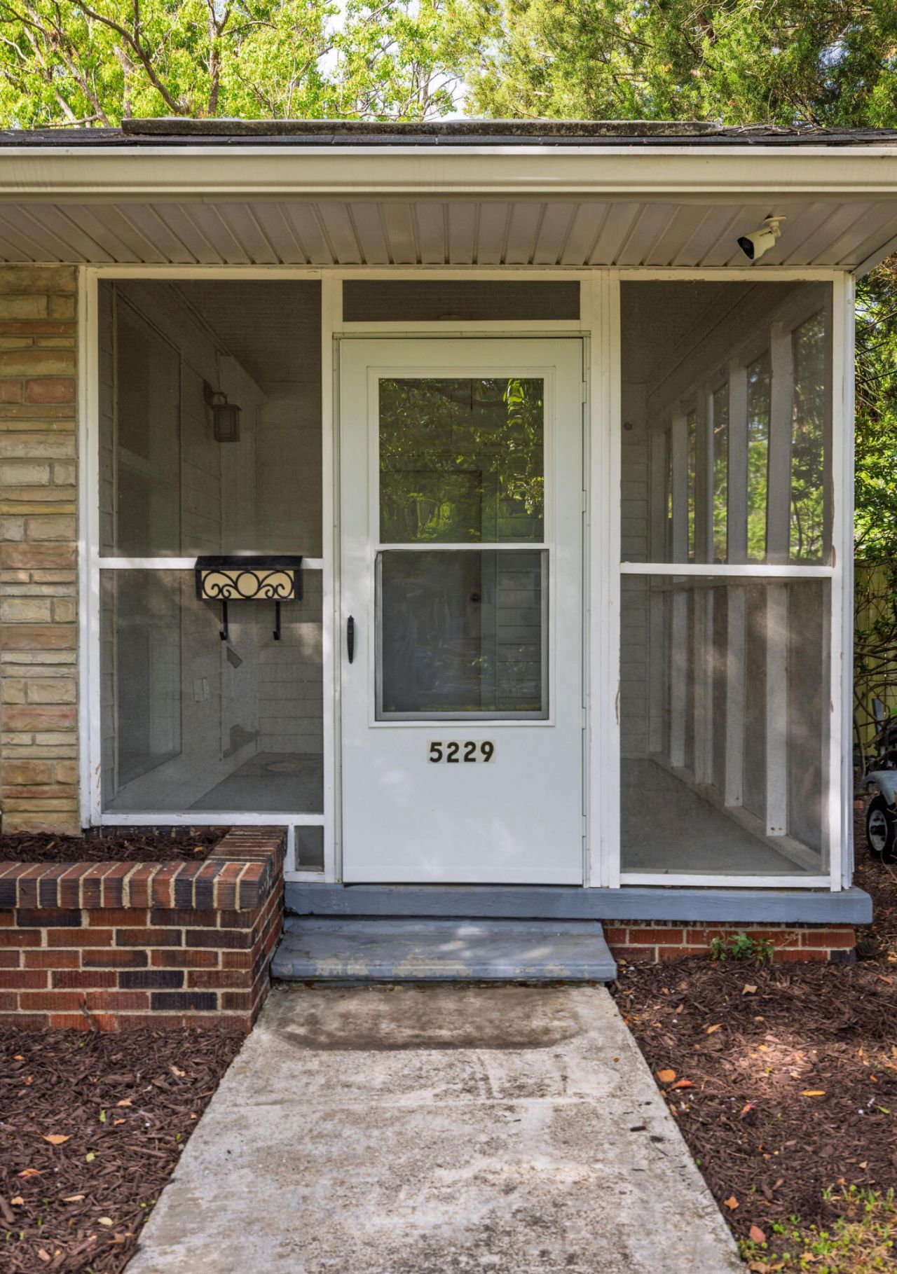 5229 Parkside Drive Photo 4