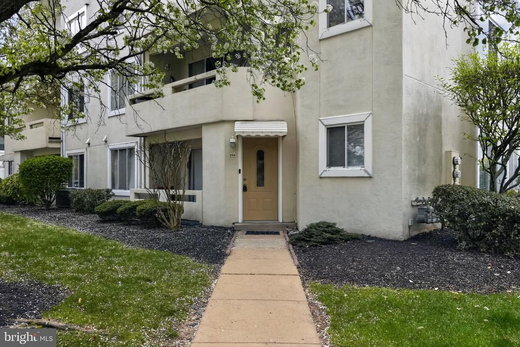154 Benjamin Court, Unit G154, Philadelphia, PA 19114 Main Photo