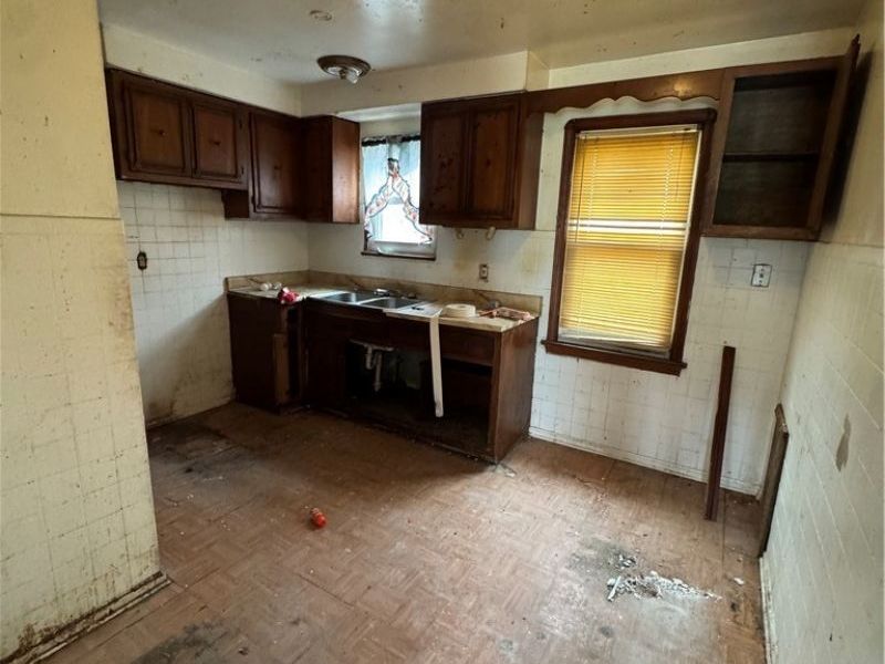 9809 Marah Avenue, Cleveland, OH 44104 Photo 10