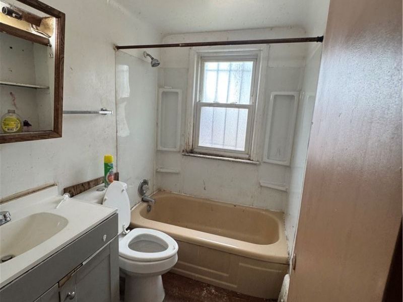 9809 Marah Avenue, Cleveland, OH 44104 Photo 11