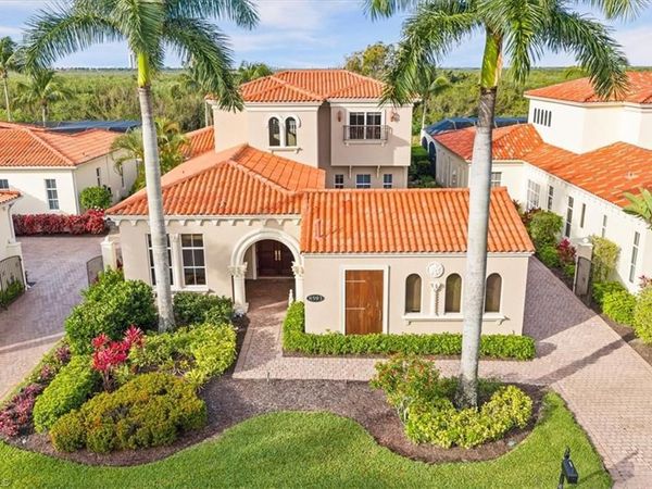 8593 Bellagio DR, NAPLES, FL 34114