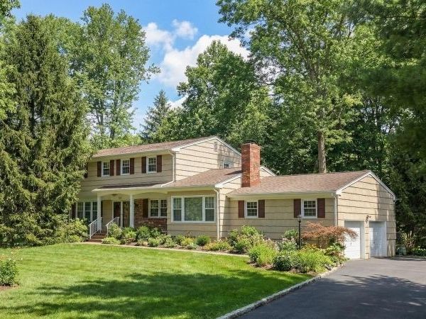 21 Lenape Trl, Warren, NJ 07059